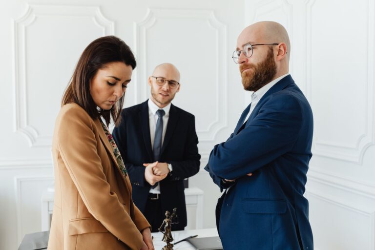 Comment faire face à un contrôle fiscal avec un avocat ?