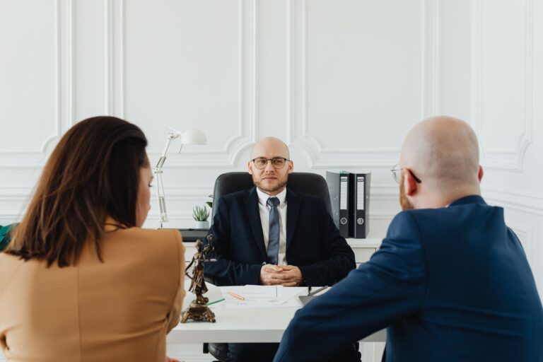 Pourquoi faire appel à un avocat immobilier pour protéger vos intérêts lors d&rsquo;une transaction immobilière ?