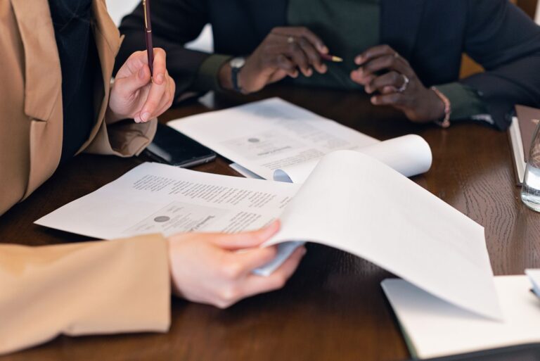 Quels pièges faut-il éviter dans les relations professionnelles en matière de travail pour un avocat ?
