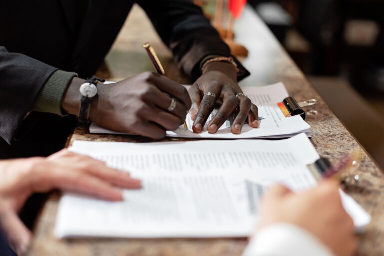 Quels sont les conseils essentiels en matière de droit du travail pour les avocats spécialisés dans le domaine du travail ?