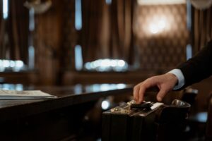 Comment trouver le meilleur avocat d&rsquo;affaires pour répondre à vos besoins spécifiques ?