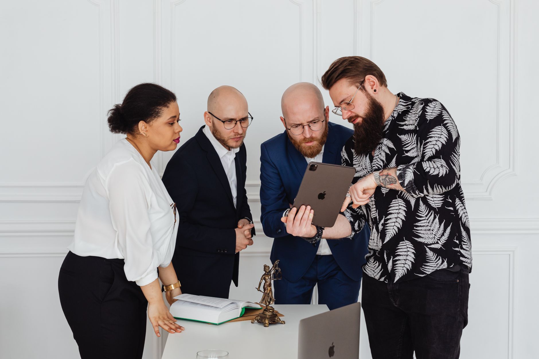 Comment minimiser les risques juridiques avec un avocat en droit commercial ?