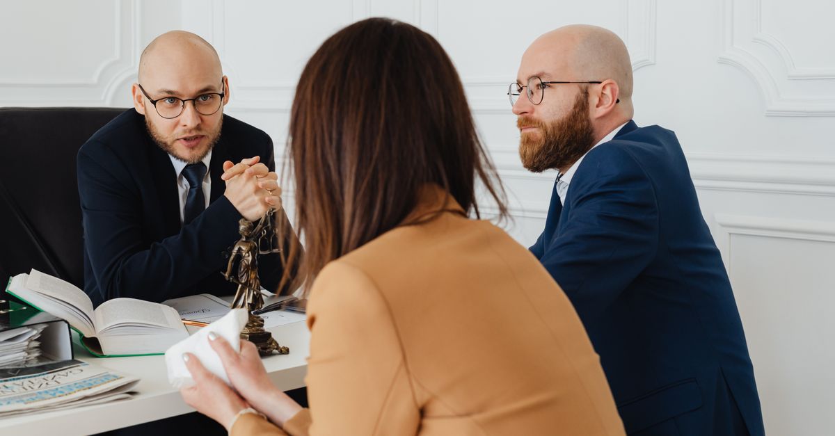 Pourquoi l’avocat joue-t-il un rôle crucial en droit commercial ?