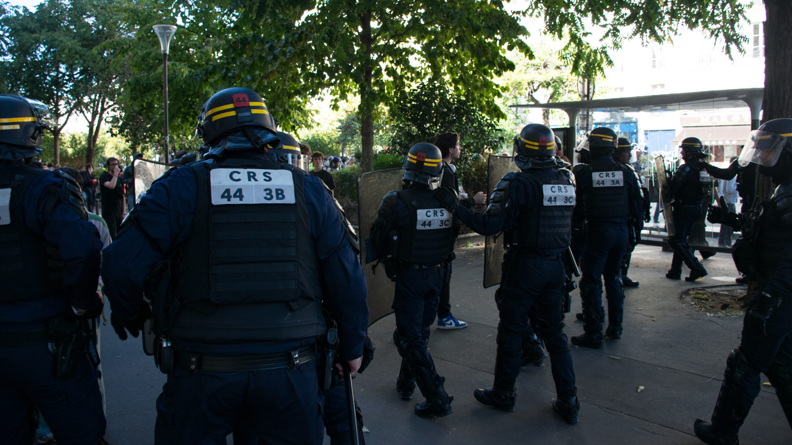 Coup de genou à la Bastille : enquête judiciaire et administrative